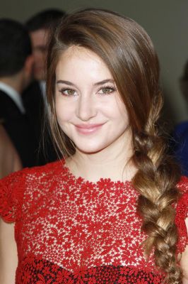 Who is your favourite film actress? Mine is Shailene Woodley, definitely!! :D :D