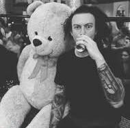 <c:out value='Day 13 (With a teddy) Da Kurlzz'/>