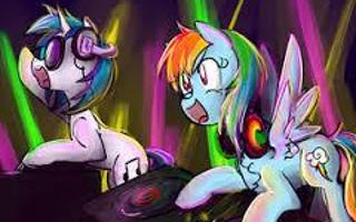 rainbow dash or vinyl scratch