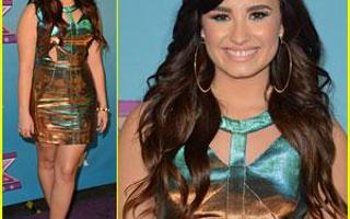 DO YOU THINK THIS DRESS LOOKS NICE ON DEMI