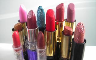 What's your favorite color lipstick to wear?