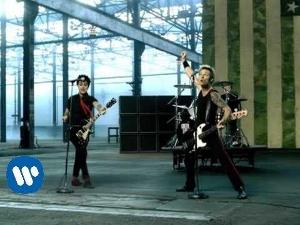 Green Day - American Idiot [OFFICIAL VIDEO]