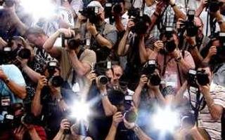 would you be able to handle paparazzi If you were famous?