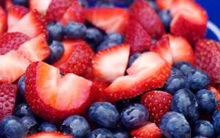 Blue or straw berries?Would you rather questions\this or that!