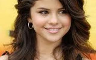 How well do you know Selena Gomez? (1)