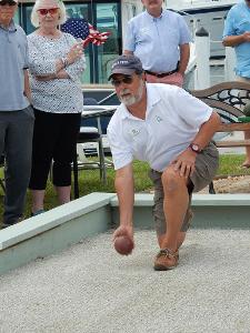 What is the maximum weight limit for a Bocce ball?