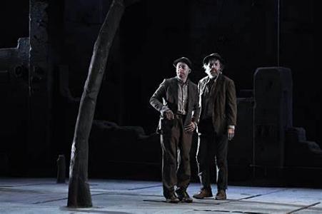 Which famous playwright is known for his avant-garde productions such as 'Waiting for Godot'?