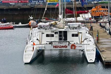 Which famous yacht race features many catamarans?