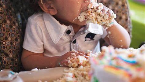 How would you react if you spilled food on yourself during a date?