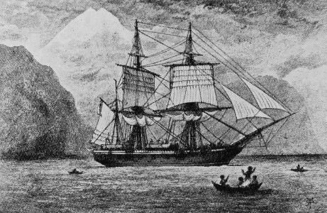 Qual foi a intenção inicial de Charles Darwin ao entrar no HMS Beagle?