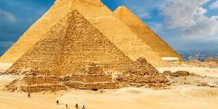 Which civilization is known for building the pyramids?