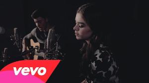 Shawn Mendes & Hailee Steinfeld - Stitches (Acoustic)