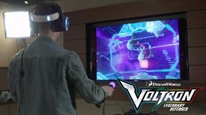 Jeremy Shada (Lance) Tries DreamWorks Voltron VR Chronicles Game | VOLTRON LEGENDARY DEFENDER