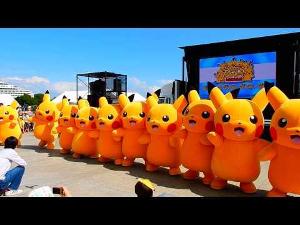 Pikachu event 2015 -- line dance