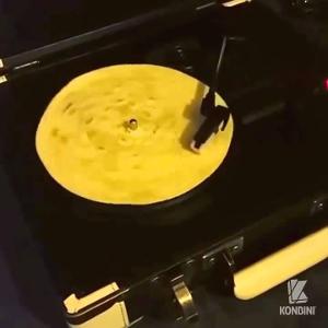 What a tortilla sounds like on a record player