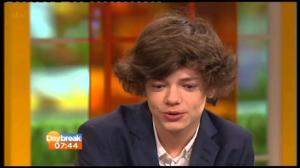 ONE DIRECTION - HARRY STYLES LOOKALIKE (JACOB SKELTON) ON DAYBREAK