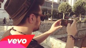 Elvana Gjata - Love me (Official MobilePhoneVideo) ft. Bruno