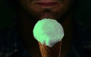 Have you ever had glow in the dark ice cream? I haven't, but most of my friends have and they say it's really cool! It sounds really cool, and looks cool!!