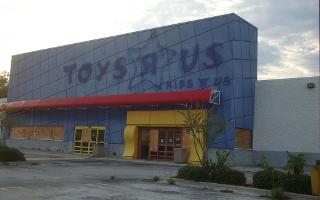 Anybody still have a toys r us open by you?