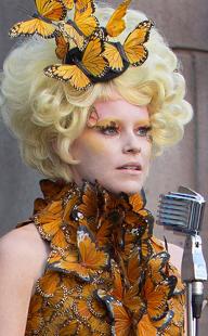 Who plays Effie Trinket in Hunger Games? I know the answer to this, do you?  You only get to answer once! Hint: It is either Jennifer Lawrence Jena Malone Elizabeth Banks Willow Shields