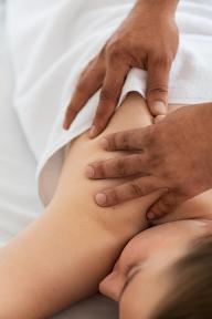 How does Mayan massage work? Mayan massage involves gentle and non-invasive abdominal massage techniques. The therapist works to reposition and realign organs, improve circulation, and release tension in the abdominal area, promoting optimal organ function.