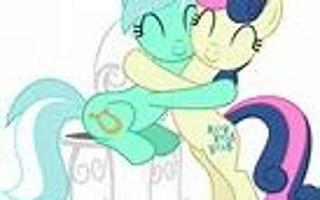 Lyra or bon bon? Pick which one of theese BFFS U like most! Or both ;)!