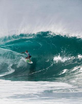 Which is better surfing or bodyboarding(boogie-boarding)? I want your guys opinion I know there is always a lot of surfers and bodyboarders out there but i want to know your guys opinion Surfing or Bodyboarding?