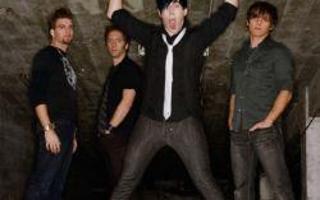 Who is better Marianas Trench or Simple plan? I would like to know what you guys think. I think Marianas Trench is better.