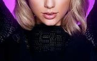 Is anyone obsessed with Taylor Swift? Actually, I love her. She's such a good singer, and an AWESOME choreographer. Ha ha.