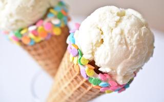 Are you an ice cream fan? Do you like ice cream? Tell me. If you do, where do you get it?