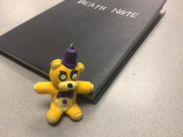 mah fren gave me a homemade fredbear keychain