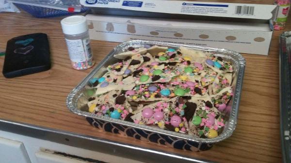 I made Oreo Easter bark earlier ^^