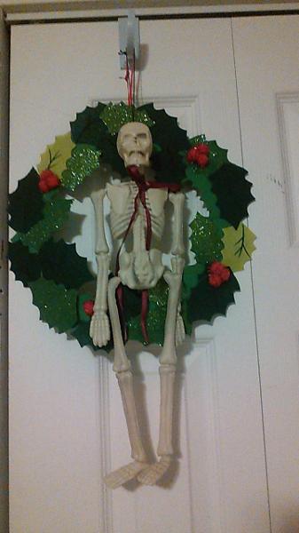 When you try to be festive but you're dead inside