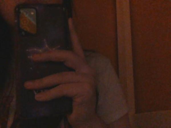 me phone l:>